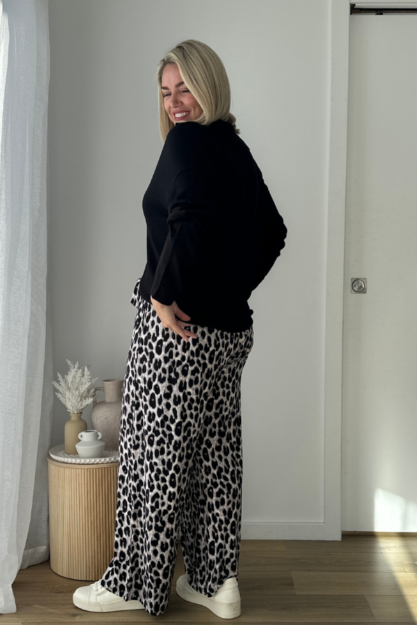 Ezi Bamboo Jumper - Black