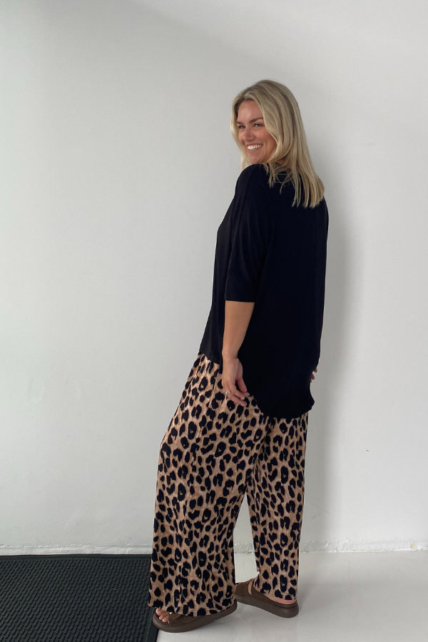 oversized Layla Hi Lo Bamboo Top in black bamboo fabric